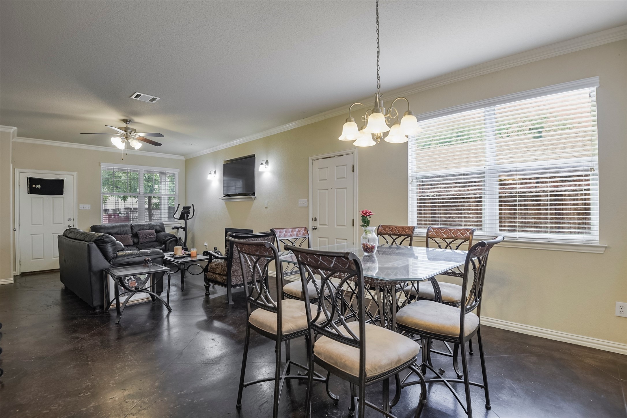 714 N Center Street Arlington TX 76011