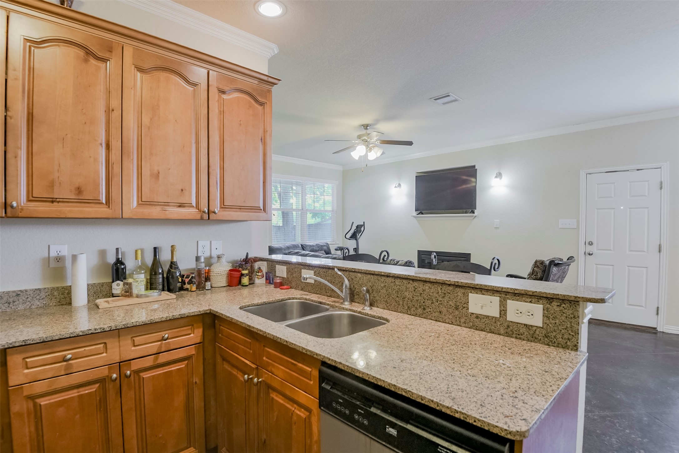 714 N Center Street Arlington TX 76011