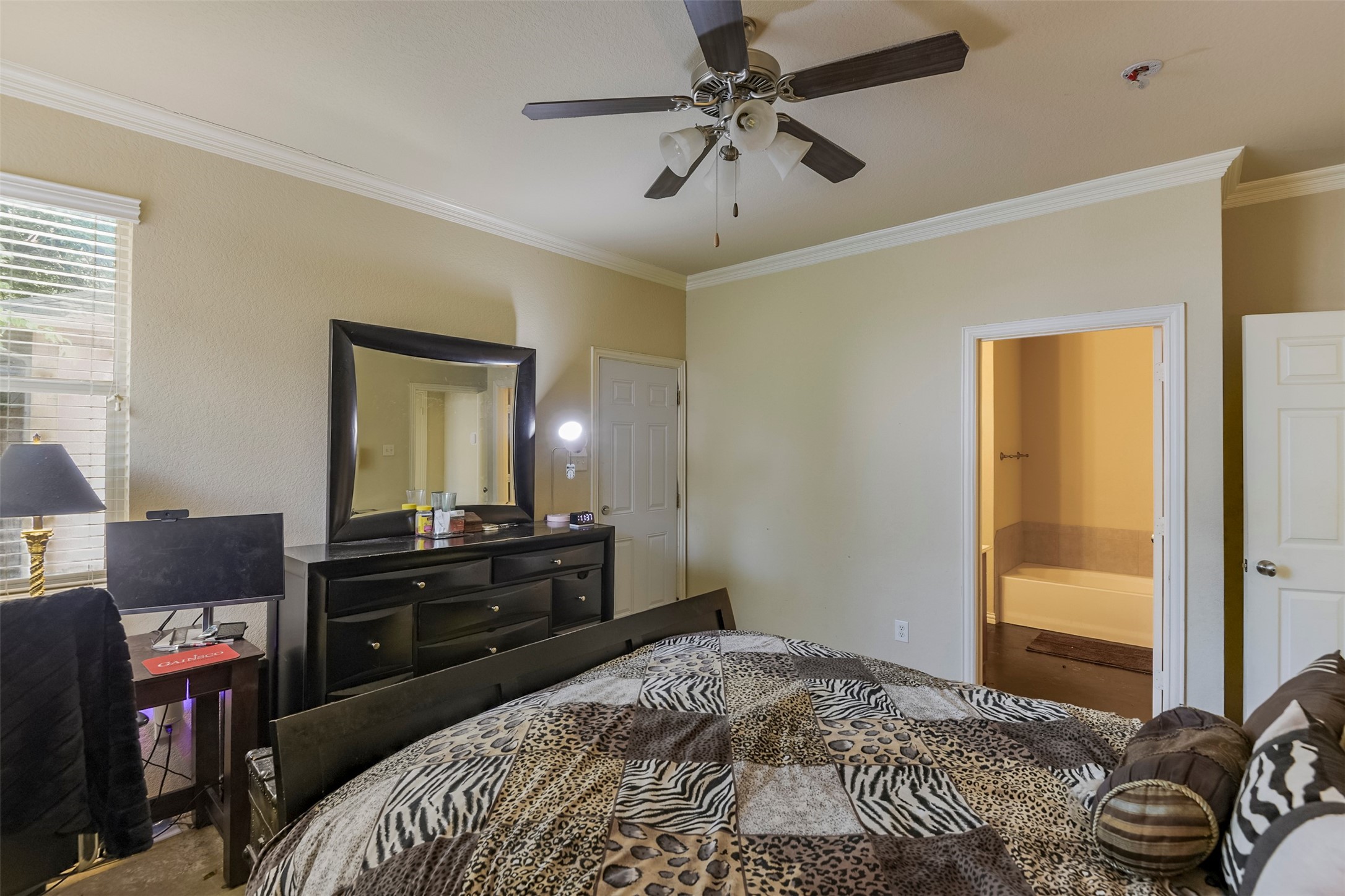 714 N Center Street Arlington TX 76011