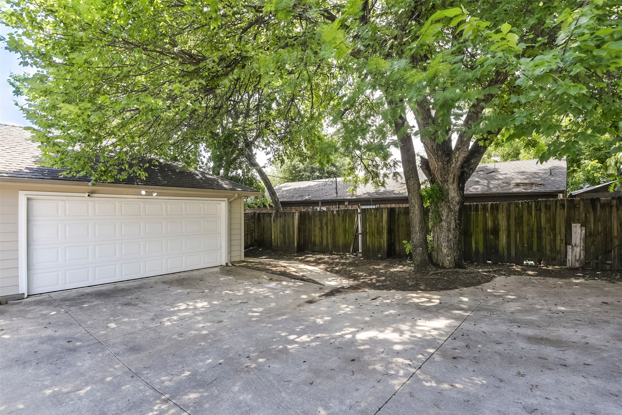 714 N Center Street Arlington TX 76011