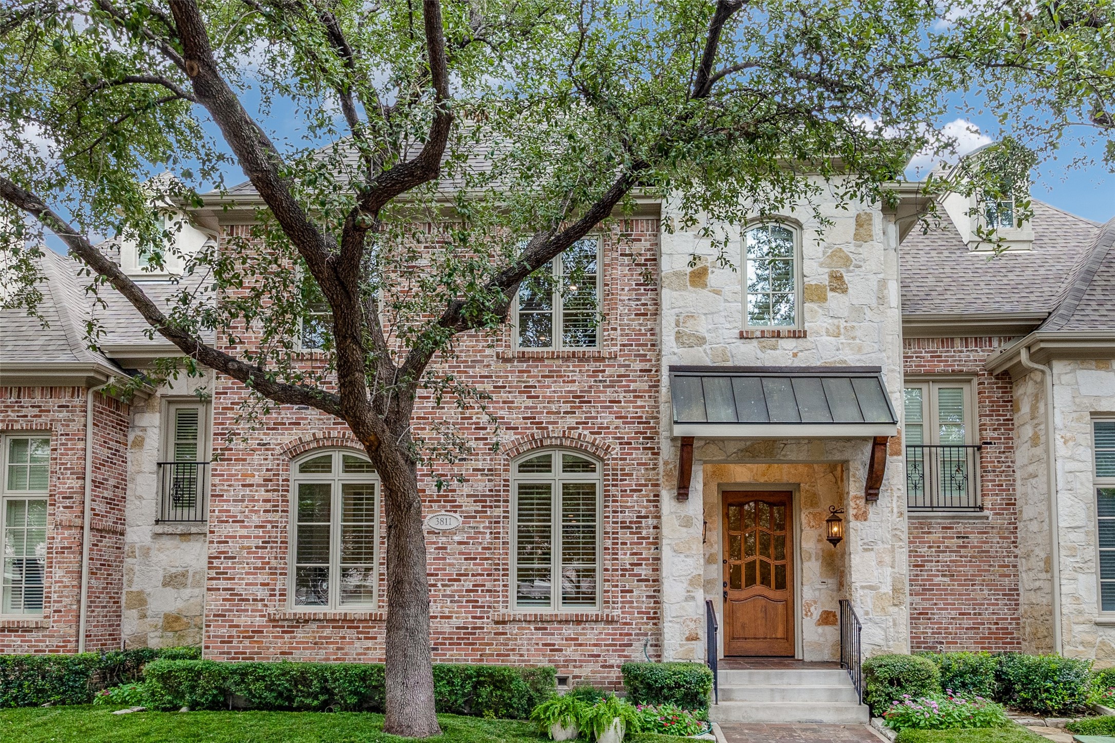 3811 Hawthorne Avenue Dallas TX 75219