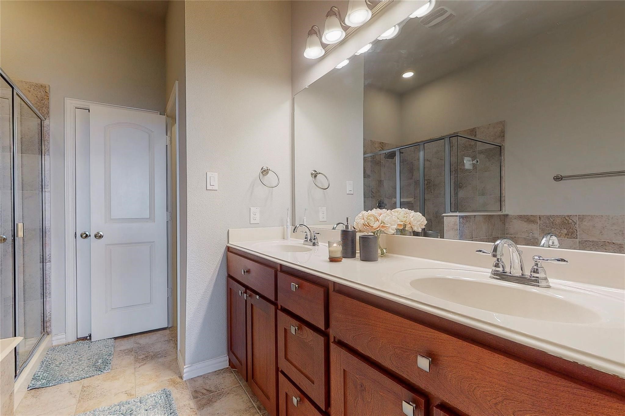 2556 Sarah Lane Lewisville TX 75056
