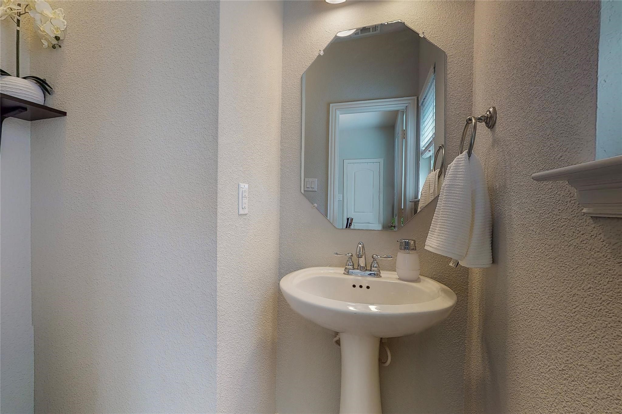 2556 Sarah Lane Lewisville TX 75056