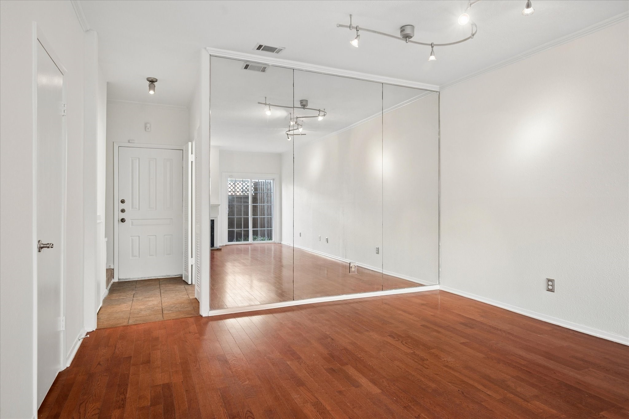 4418 Bowser Dallas TX 75219
