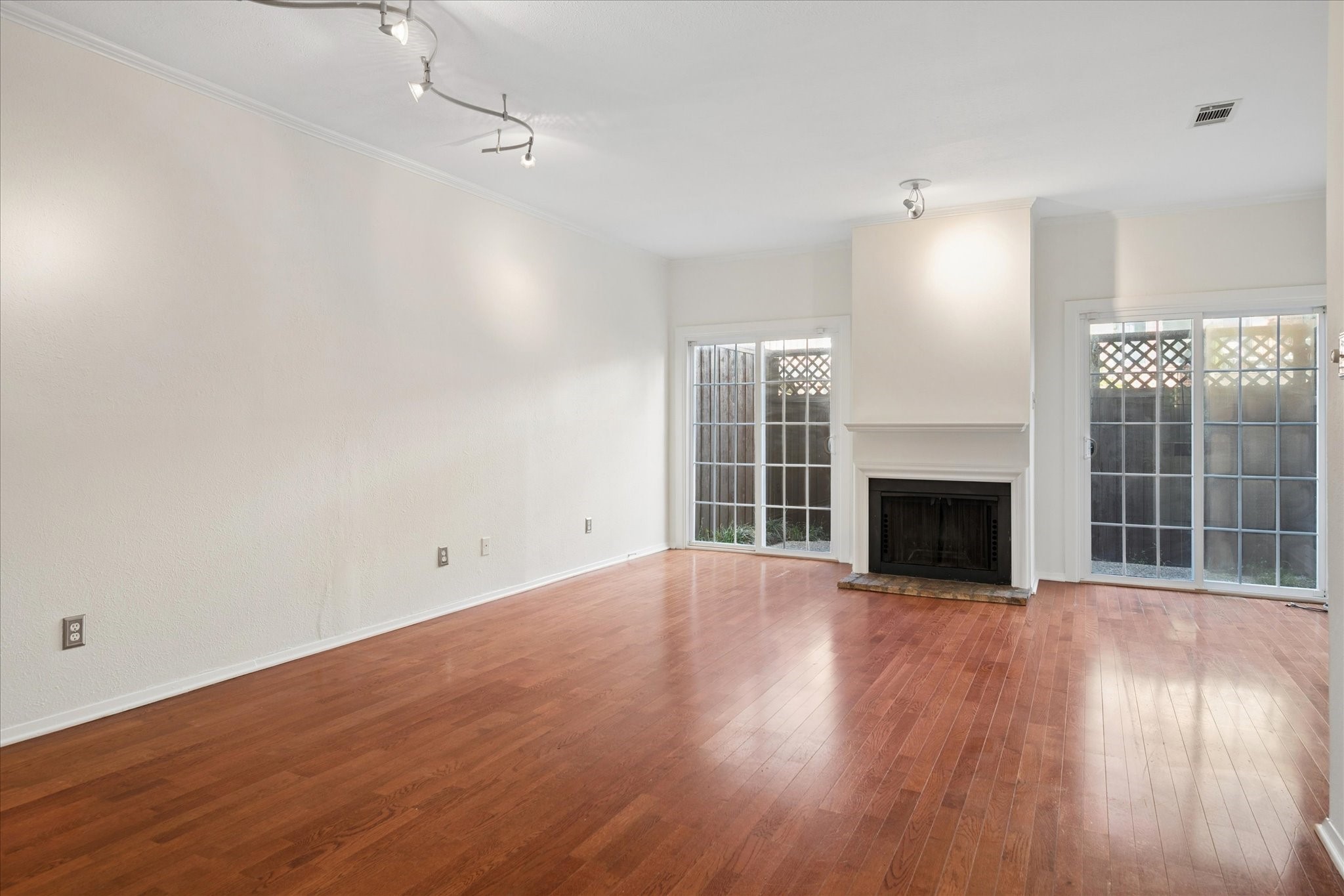 4418 Bowser Dallas TX 75219