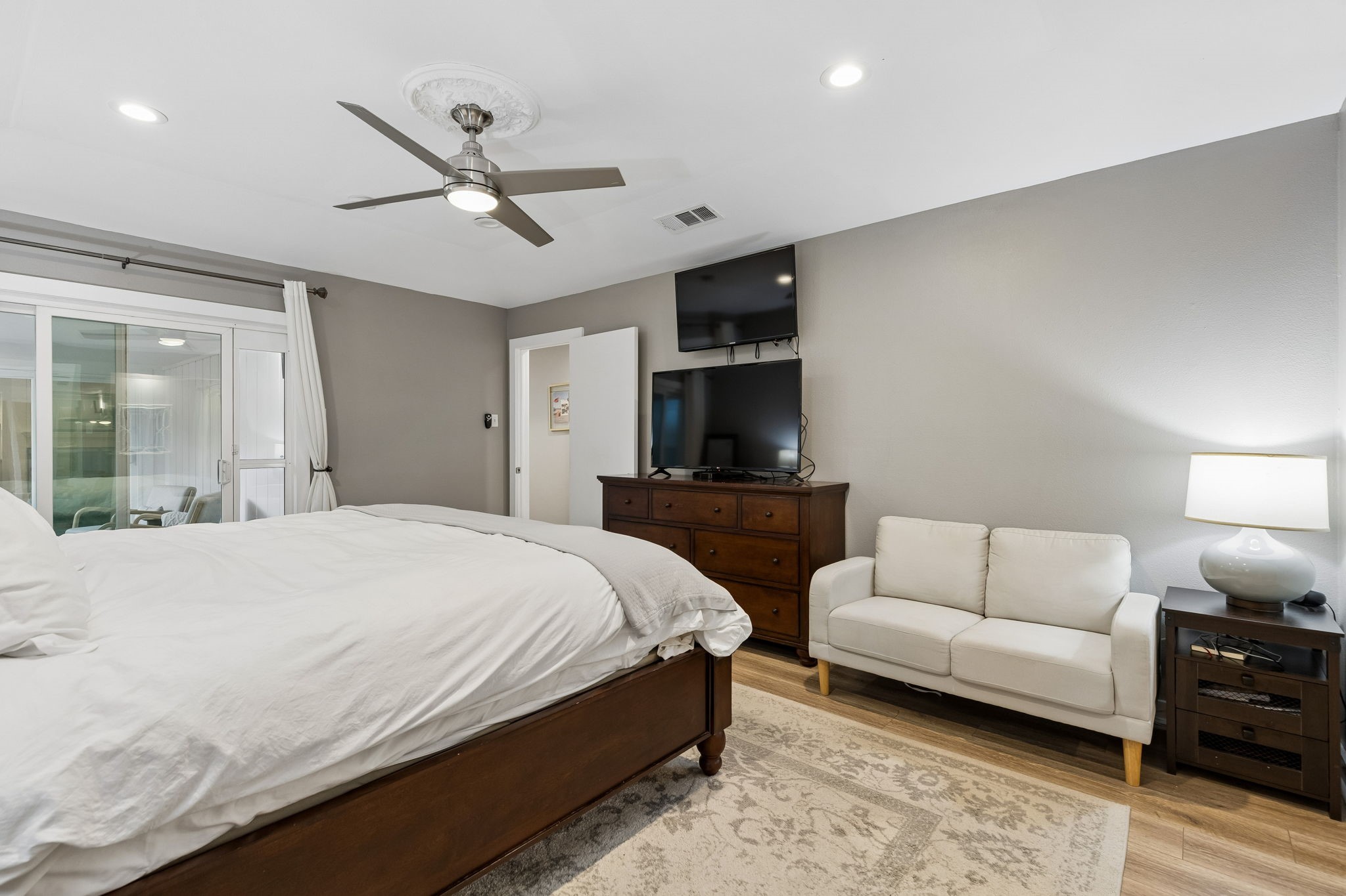 3781 Weeburn Drive Dallas TX 75229