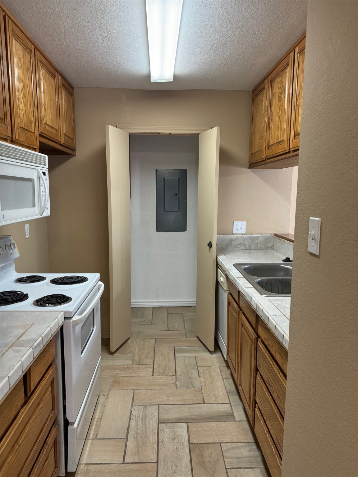 2007 Westmoor Place Arlington TX 76015
