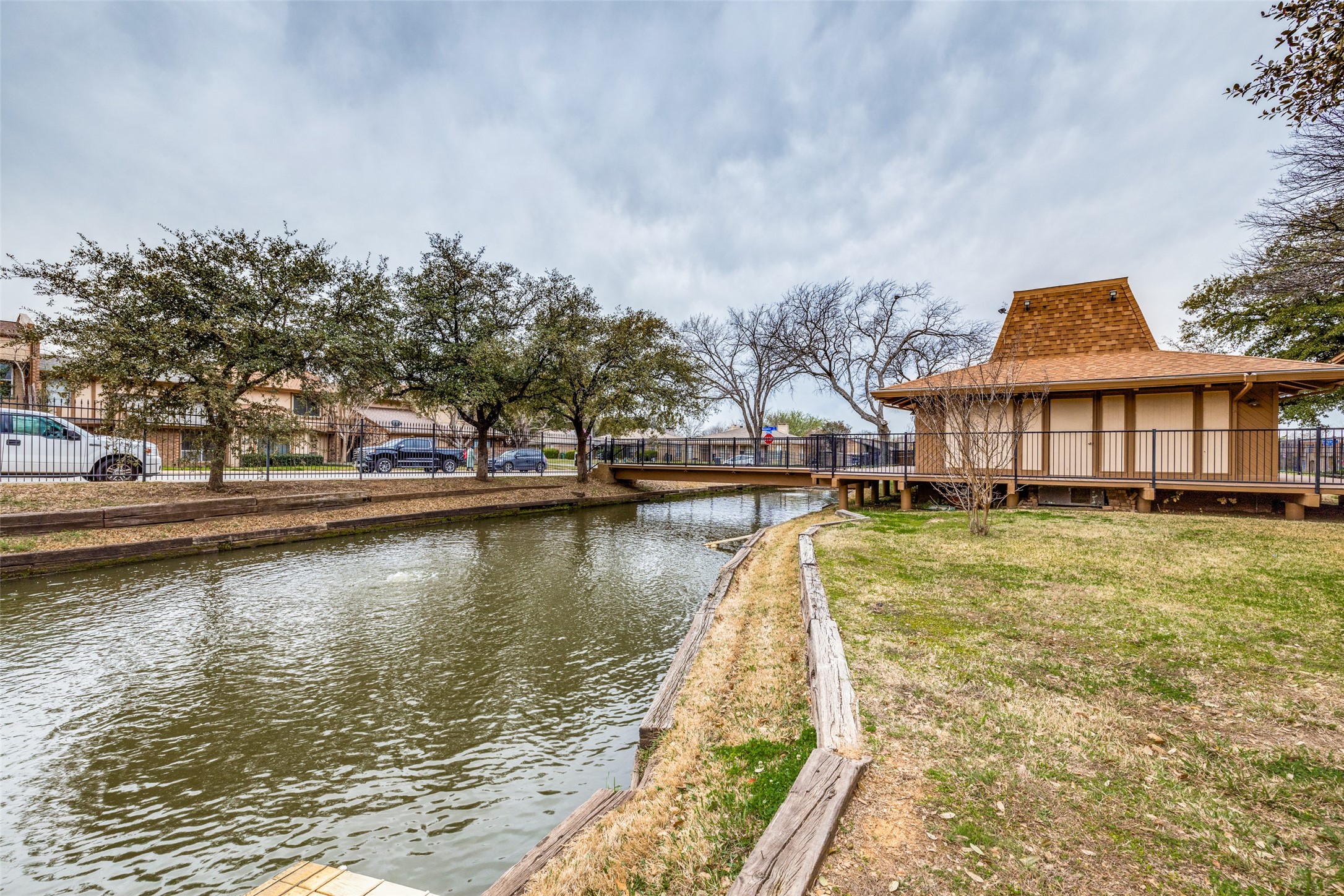 2007 Westmoor Place Arlington TX 76015