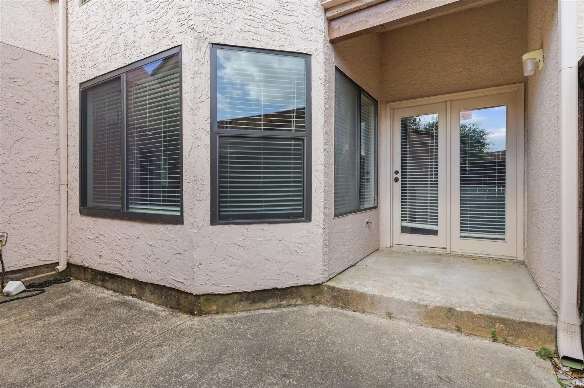 551 Ranch Trail Irving TX 75063