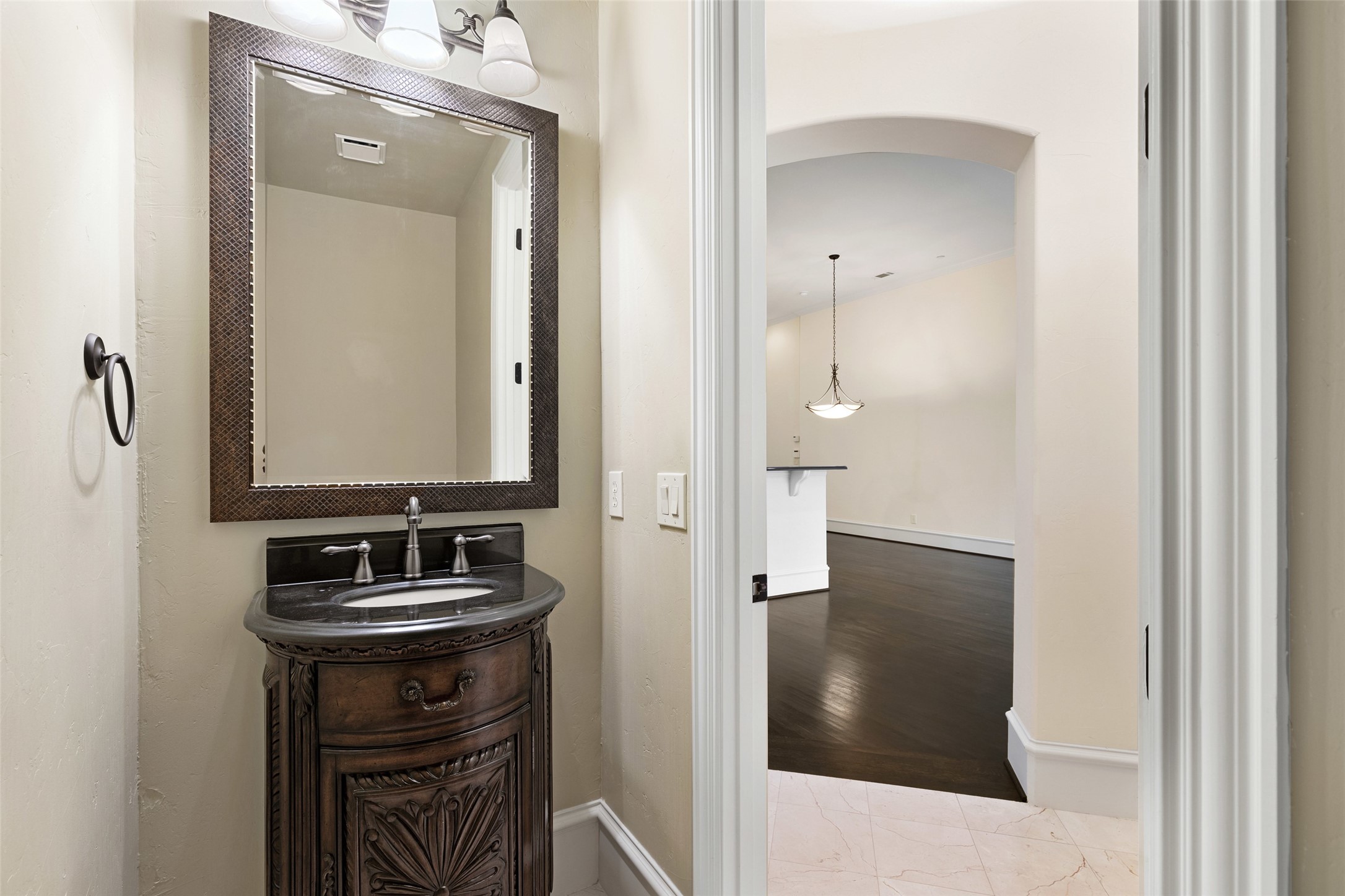 17208 Lechlade Lane Dallas TX 75252