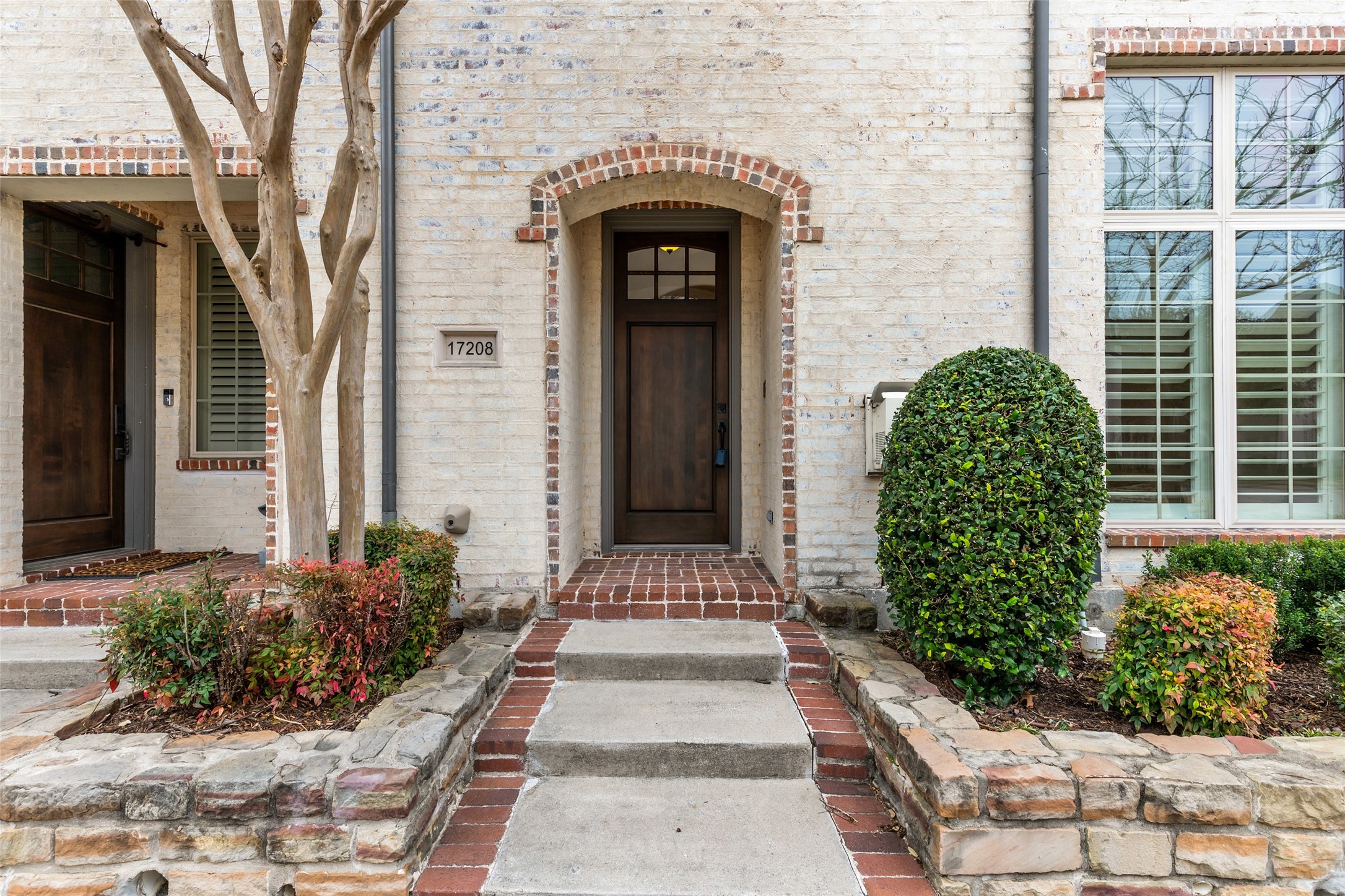 17208 Lechlade Lane Dallas TX 75252