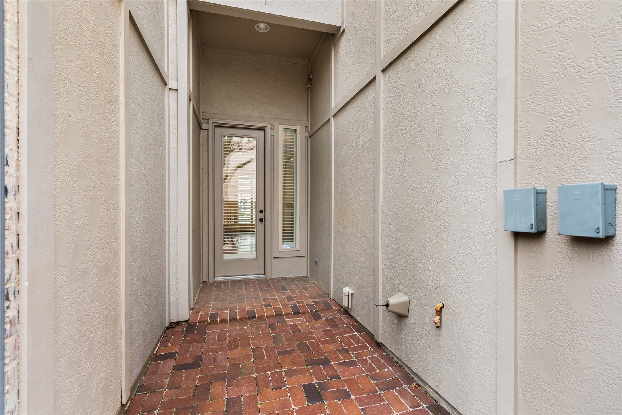 17208 Lechlade Lane Dallas TX 75252
