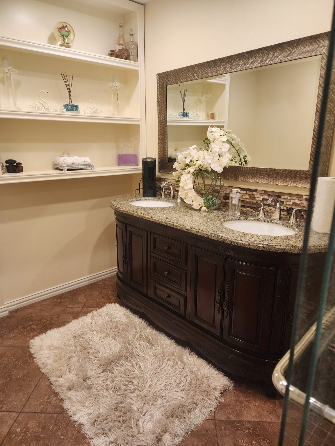 2106 Amesbury Drive Arlington TX 76011