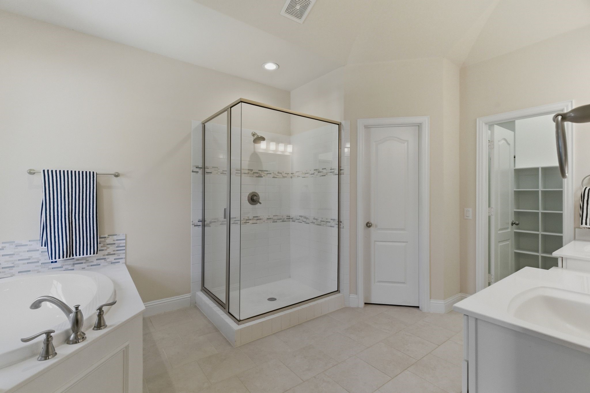 564 Waterloo Drive Lewisville TX 75067