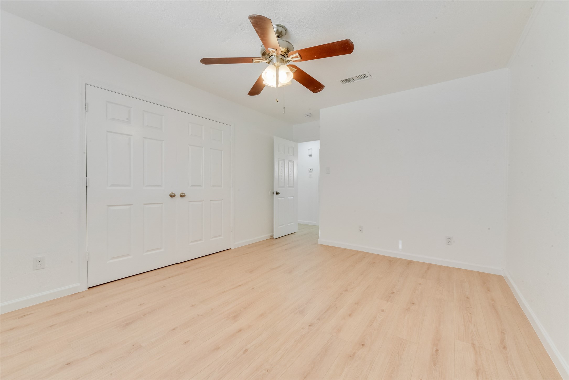 80 E Mountain Creek Drive Grand Prairie TX 75052