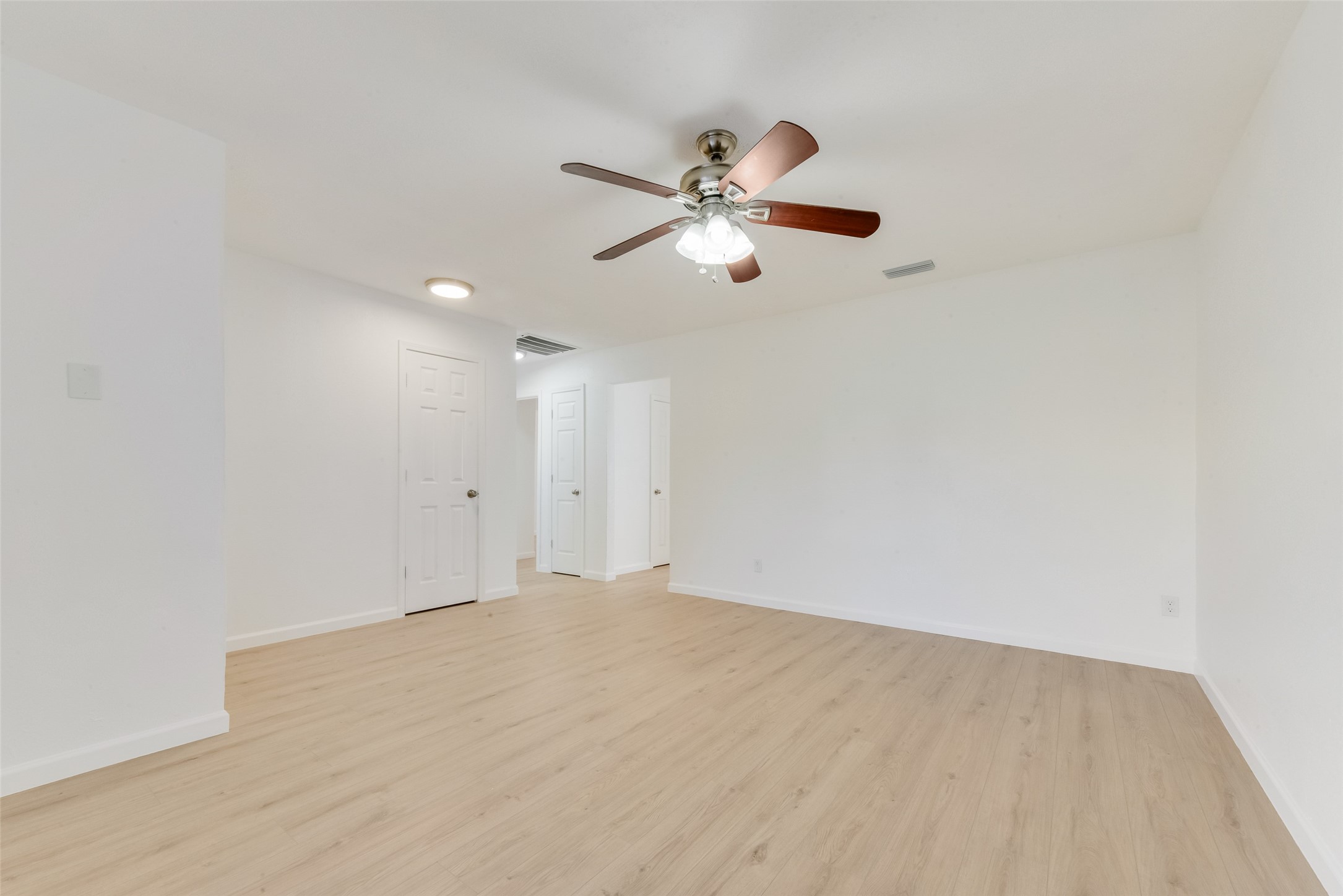 80 E Mountain Creek Drive Grand Prairie TX 75052