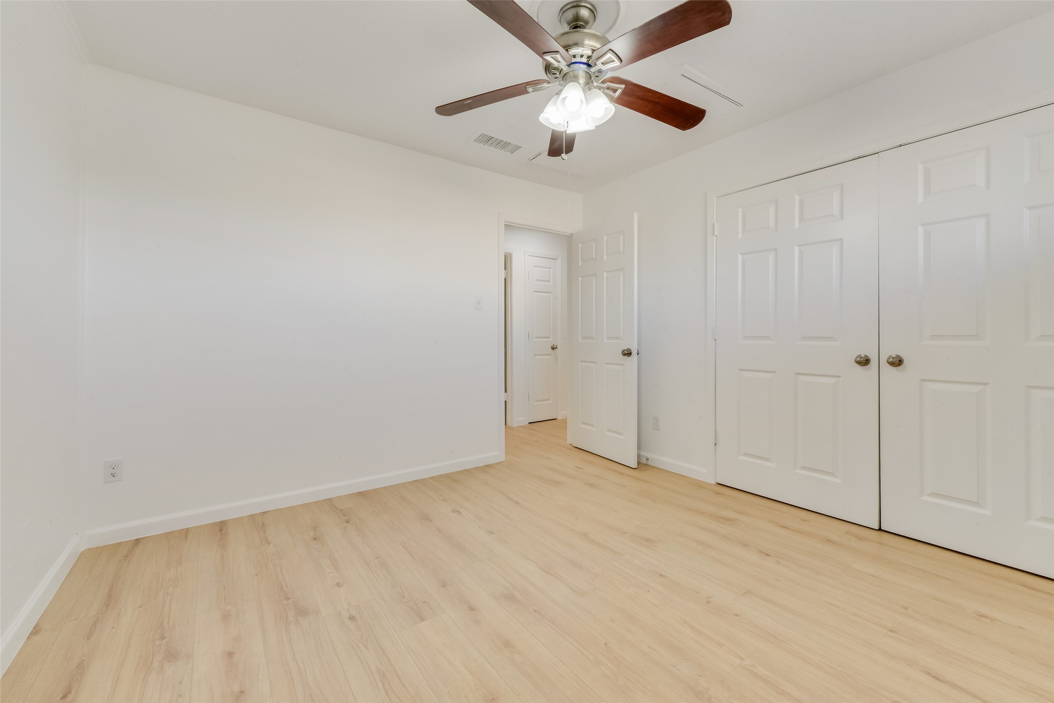 80 E Mountain Creek Drive Grand Prairie TX 75052