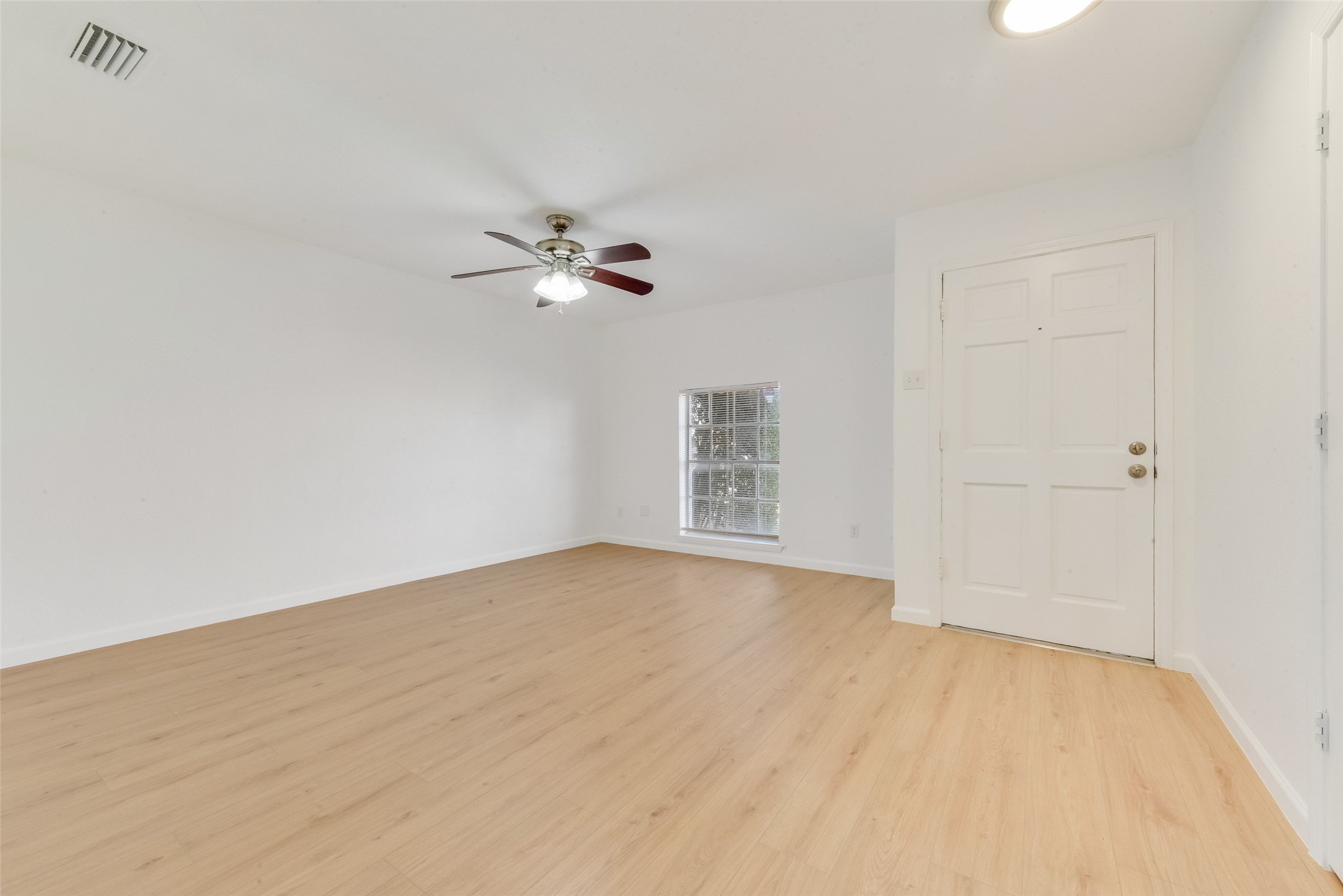 80 E Mountain Creek Drive Grand Prairie TX 75052