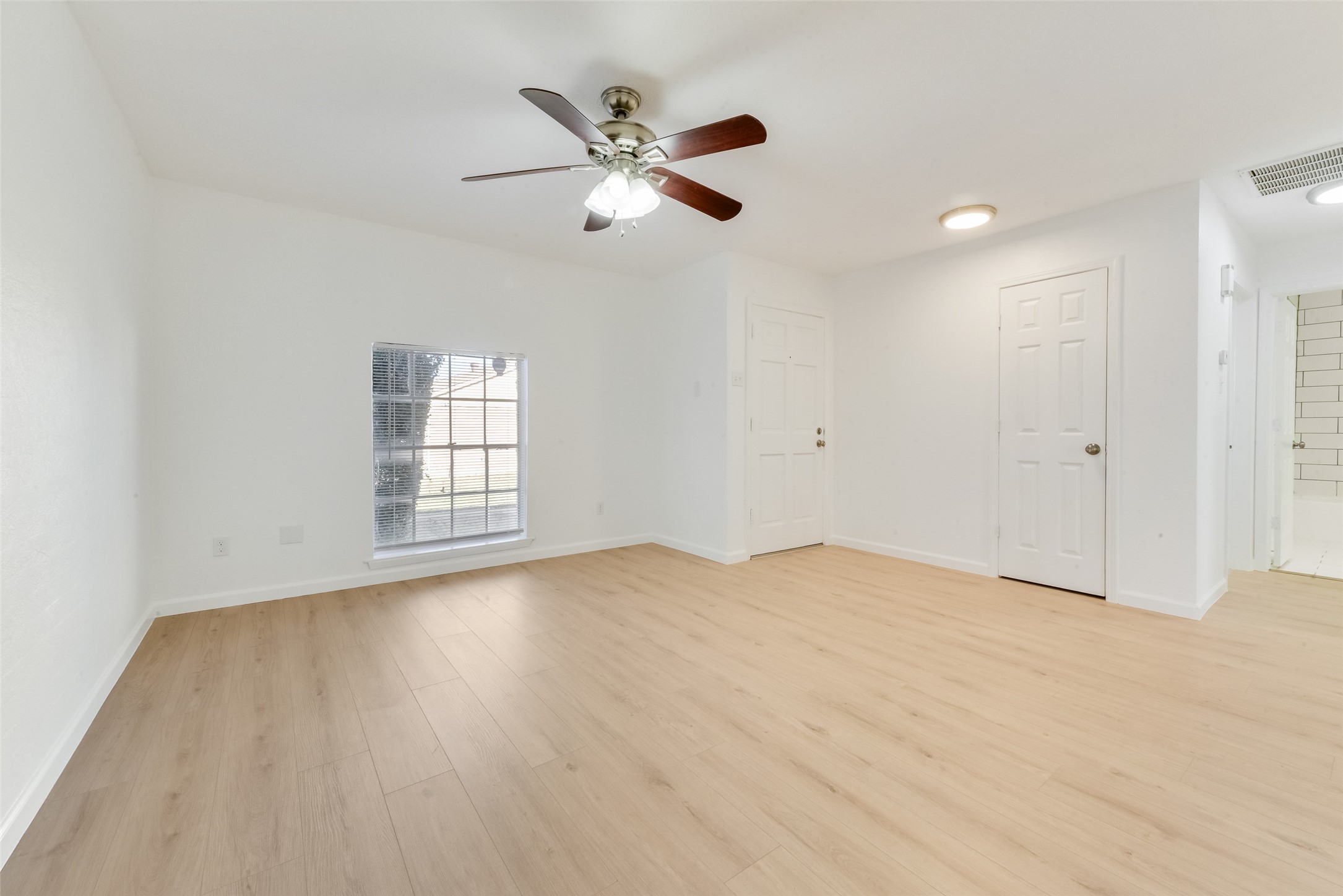 80 E Mountain Creek Drive Grand Prairie TX 75052