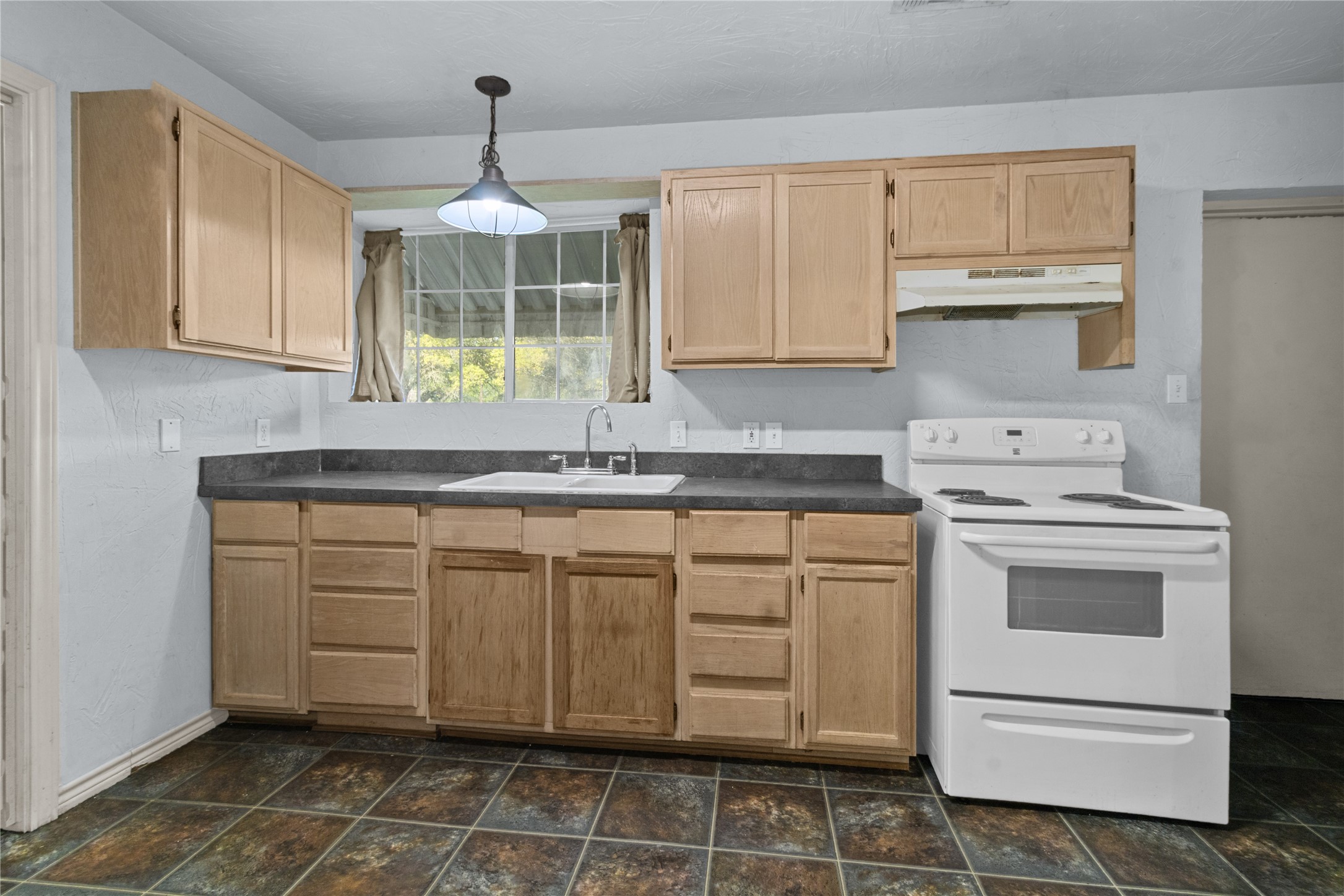 612 Poplar Street Teague TX 75860