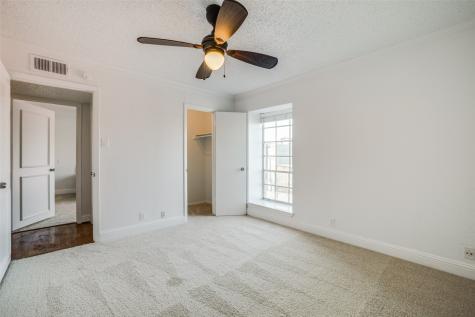 5325 Fleetwood Oaks Avenue Dallas TX 75235