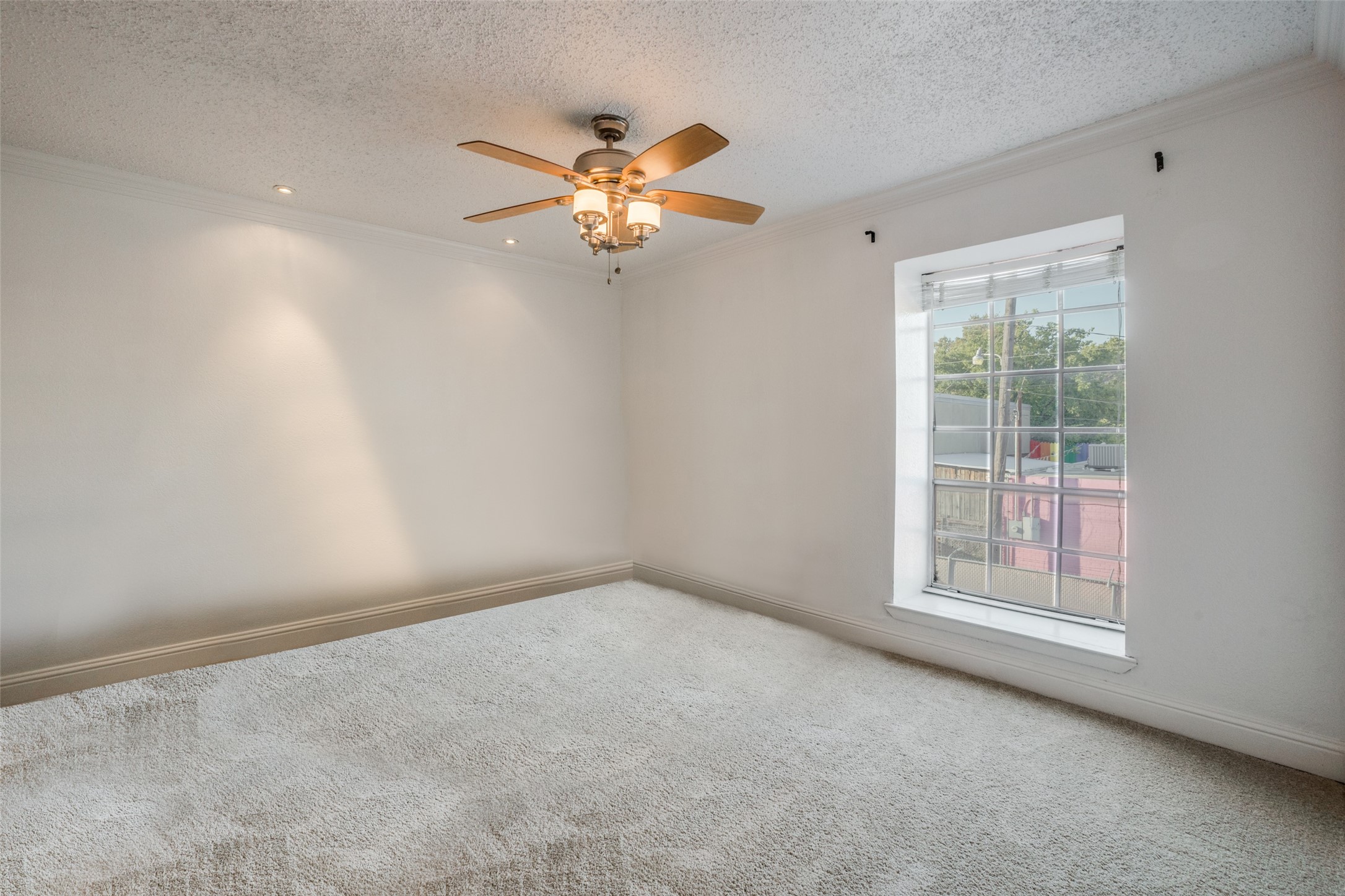5325 Fleetwood Oaks Avenue Dallas TX 75235