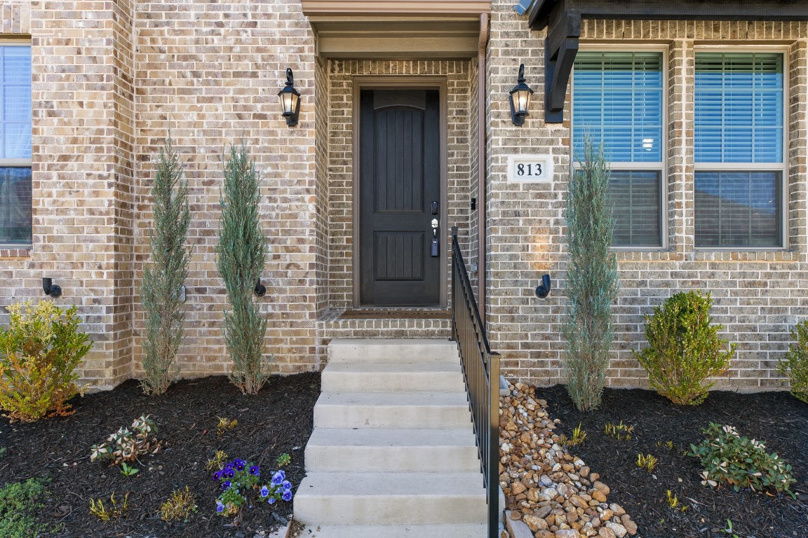813 Ponds Edge Lane Euless TX 76040