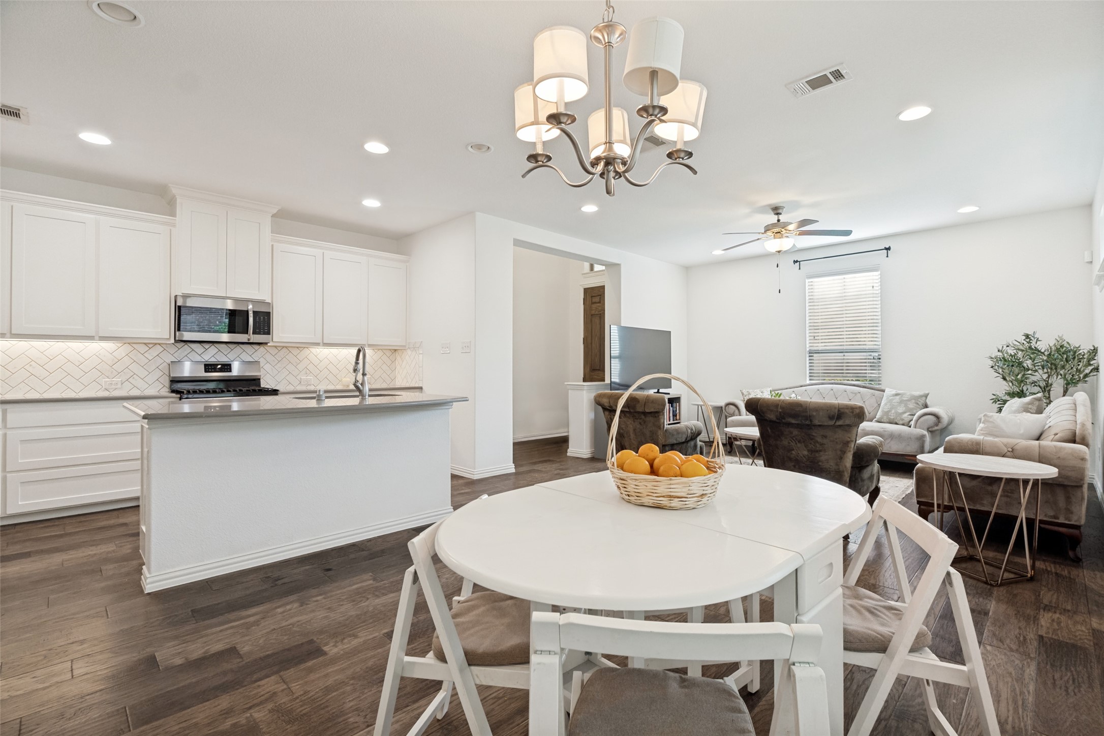 4246 Cascade Sky Arlington TX 76005