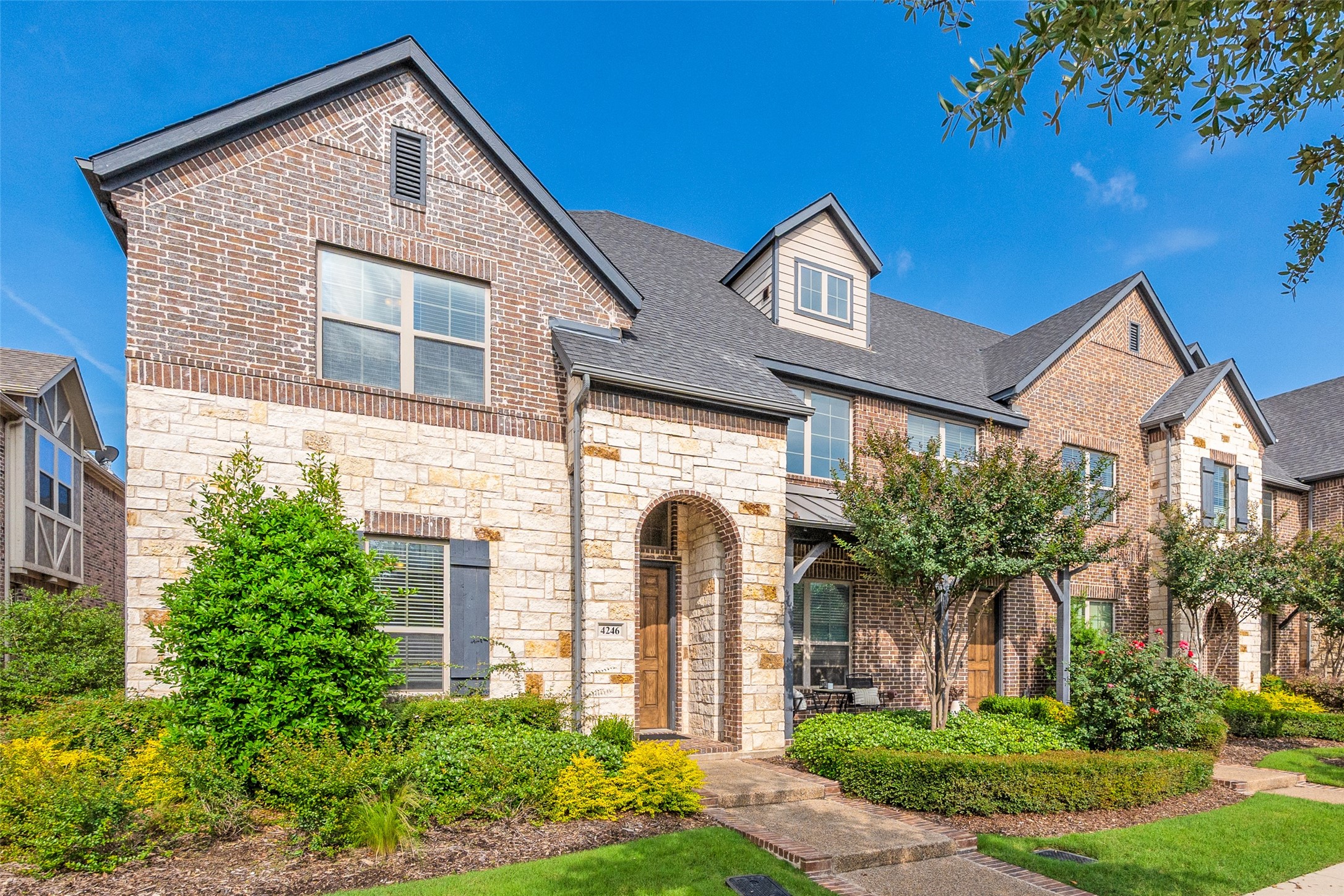 4246 Cascade Sky Arlington TX 76005