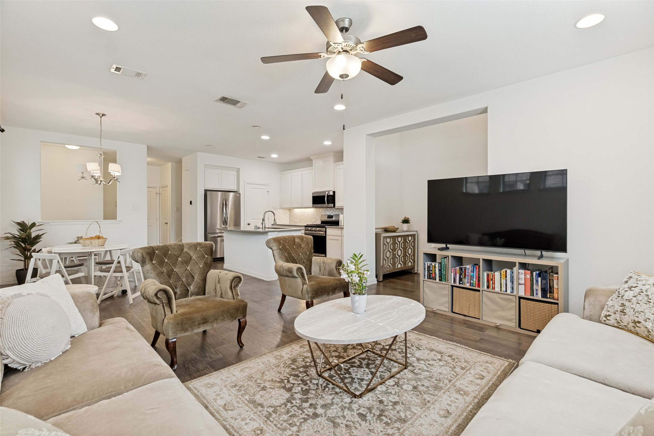 4246 Cascade Sky Arlington TX 76005