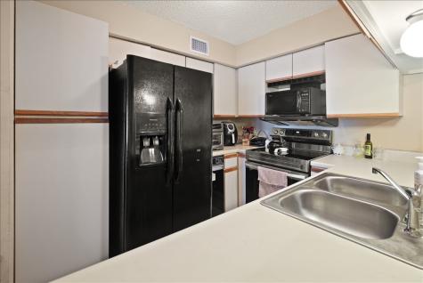 1441 Westmount Avenue Dallas TX 75211