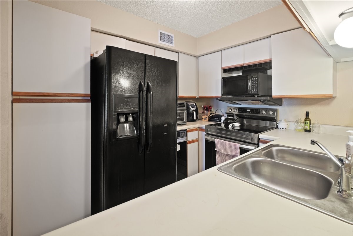 1441 Westmount Avenue Dallas TX 75211
