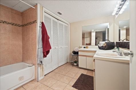 1441 Westmount Avenue Dallas TX 75211