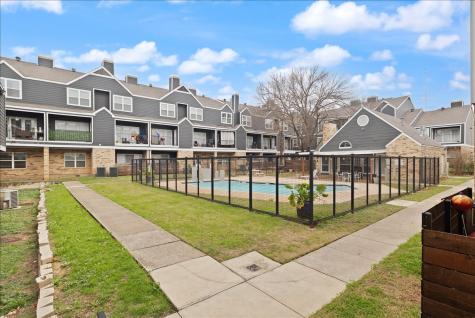 1441 Westmount Avenue Dallas TX 75211