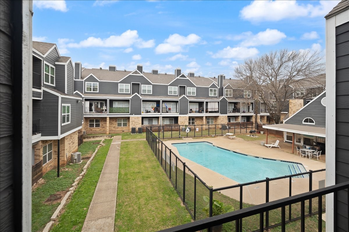1441 Westmount Avenue Dallas TX 75211