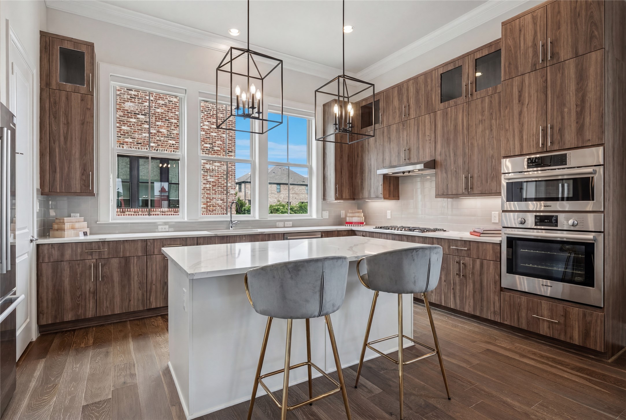 14953 Holly Street Addison TX 75001
