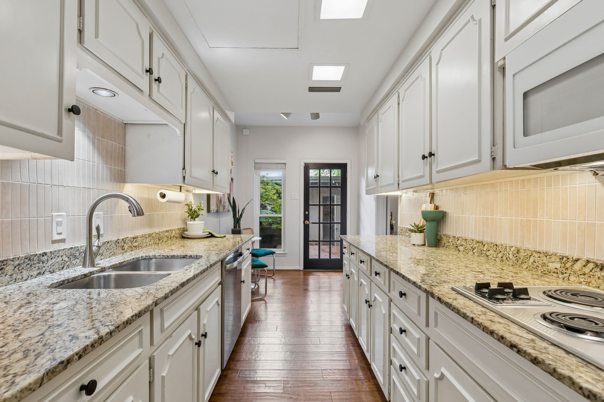3335 Prescott Avenue Dallas TX 75219