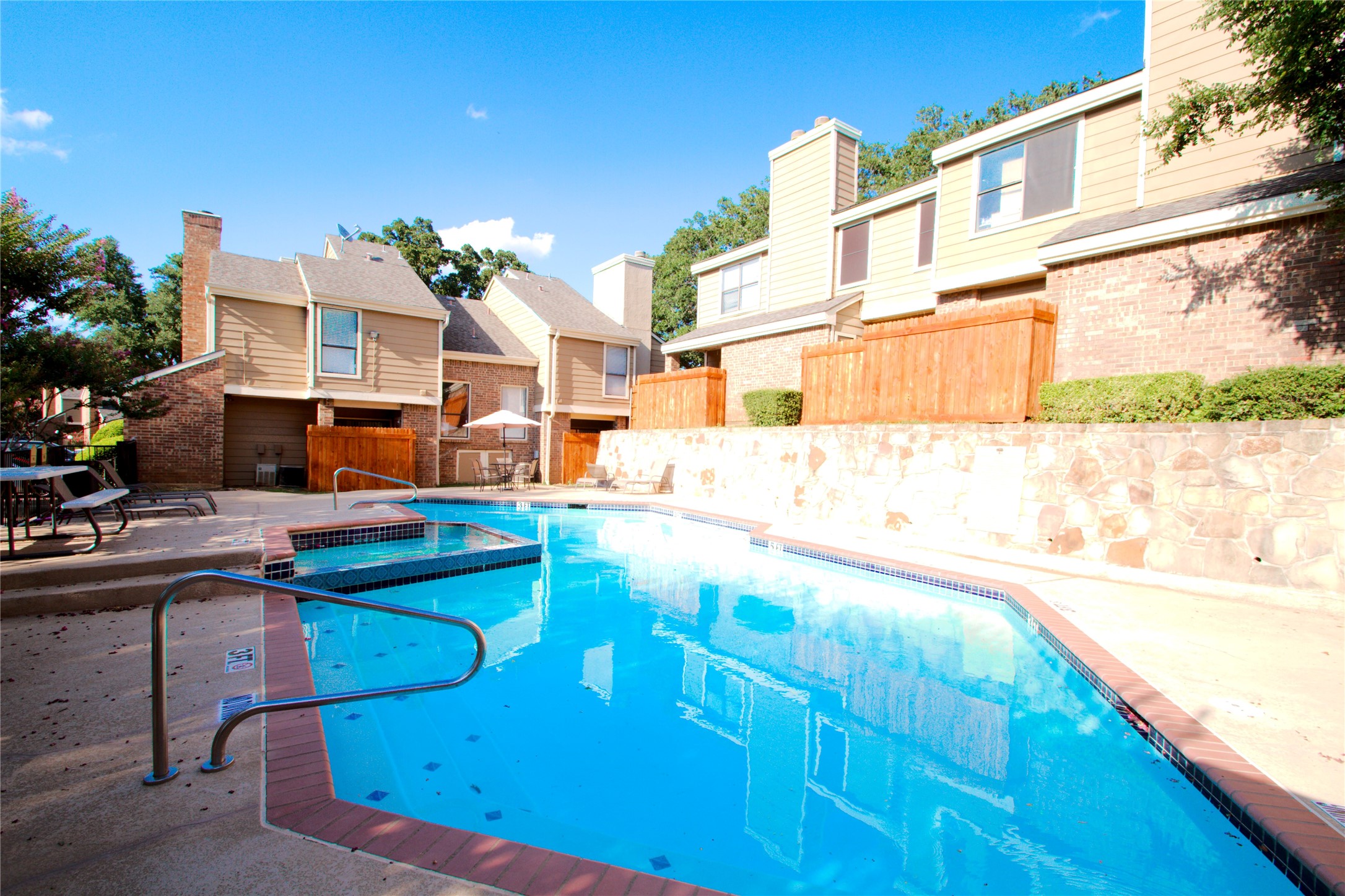 2121 Park Willow Lane Arlington TX 76011