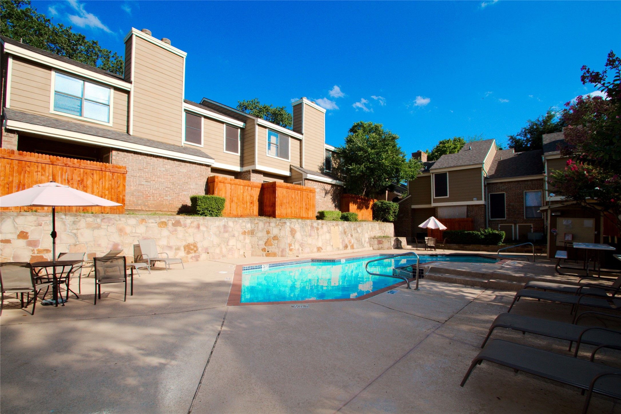 2121 Park Willow Lane Arlington TX 76011