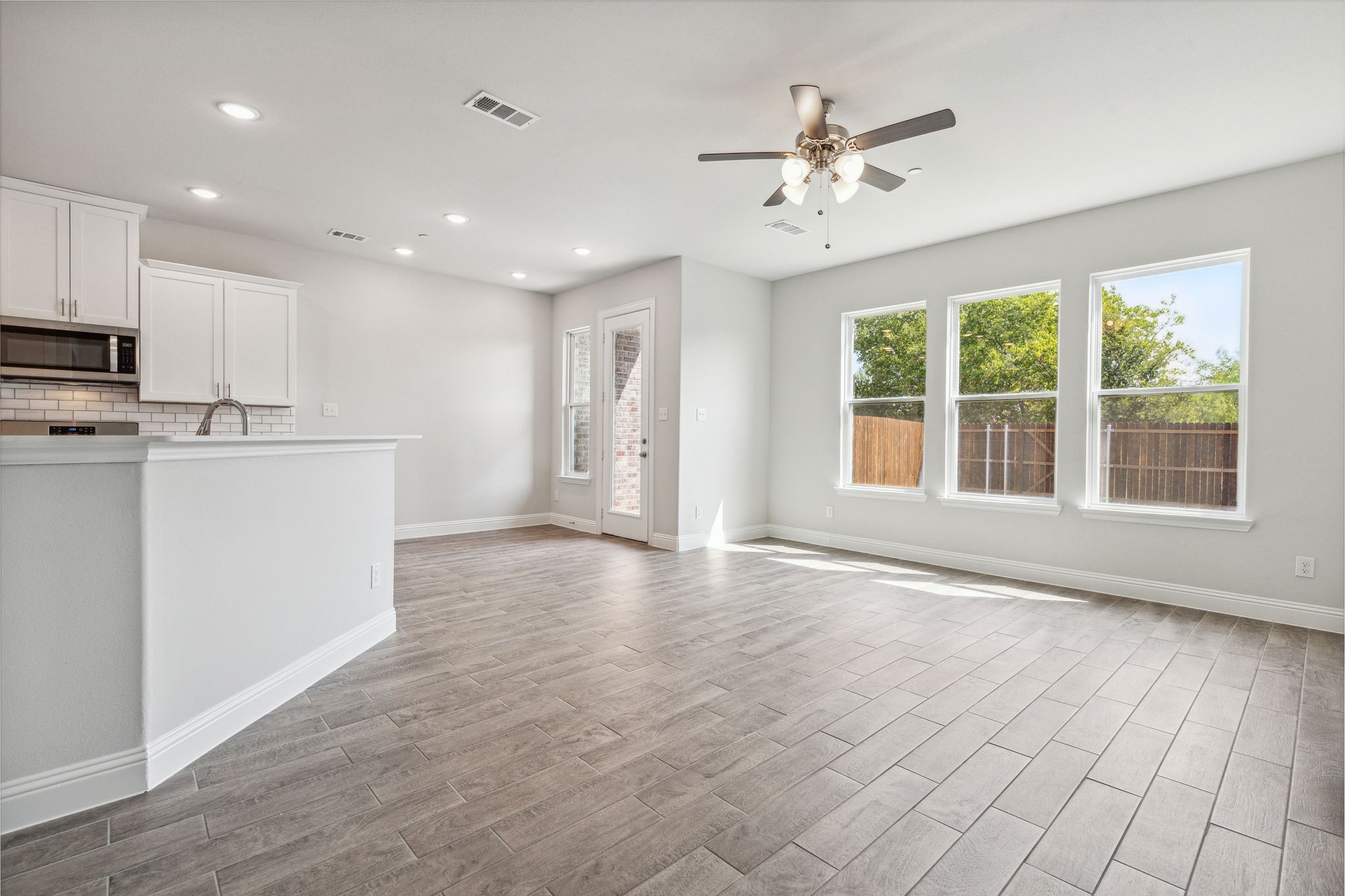 552 Hutchinson Lane Lewisville TX 75077