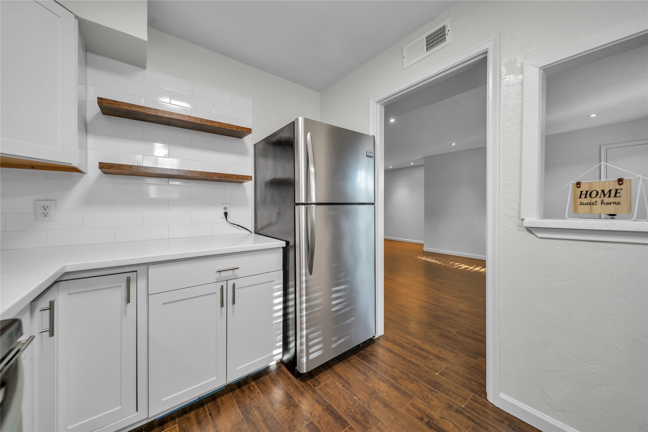 5043 Les Chateaux Drive Dallas TX 75235