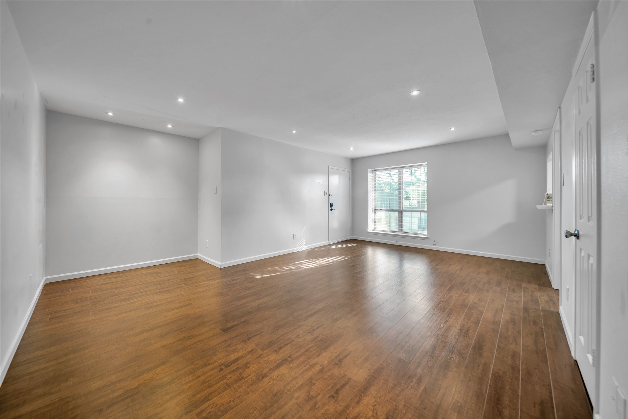 5043 Les Chateaux Drive Dallas TX 75235