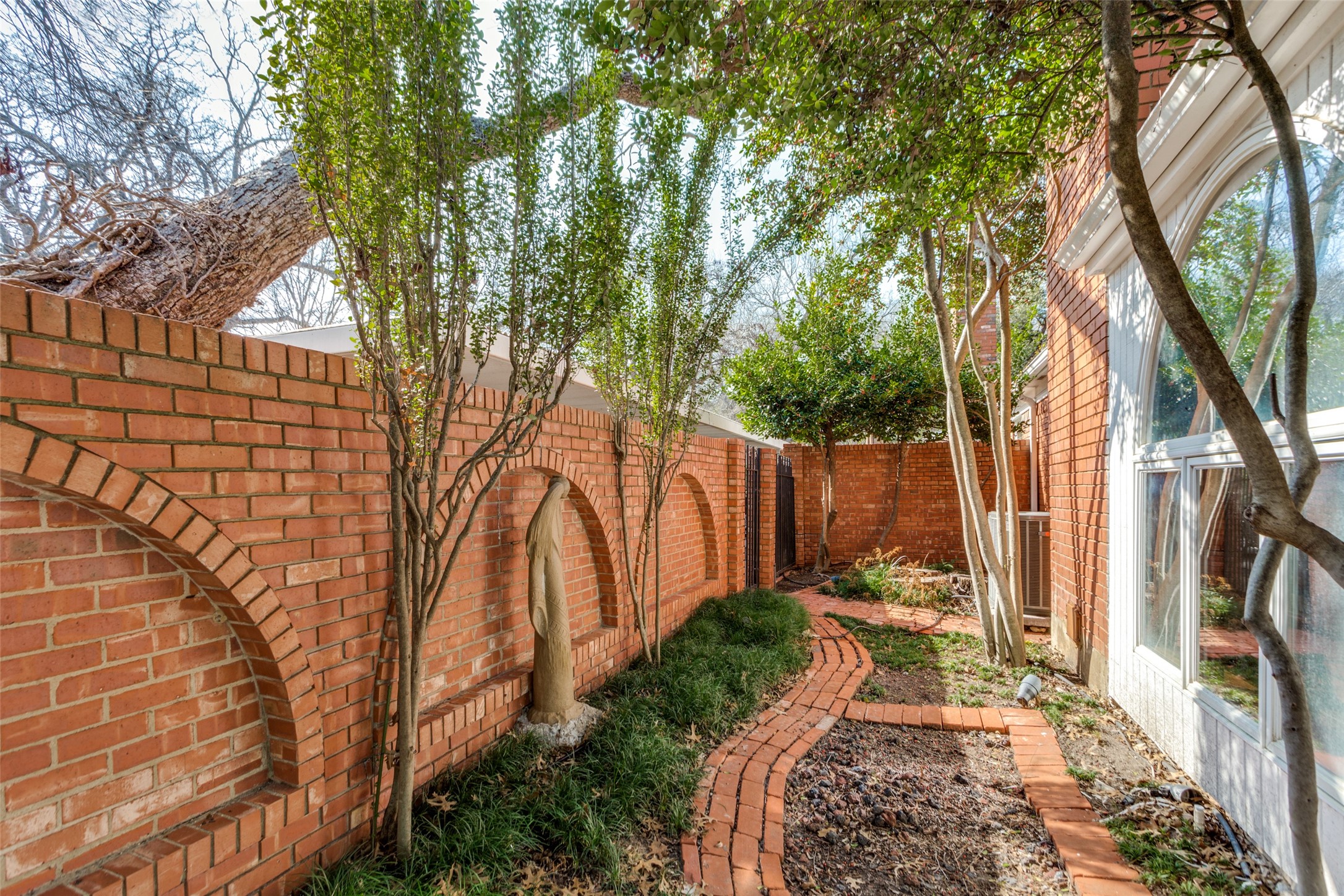 1395 Roaring Springs Road Fort Worth TX 76114