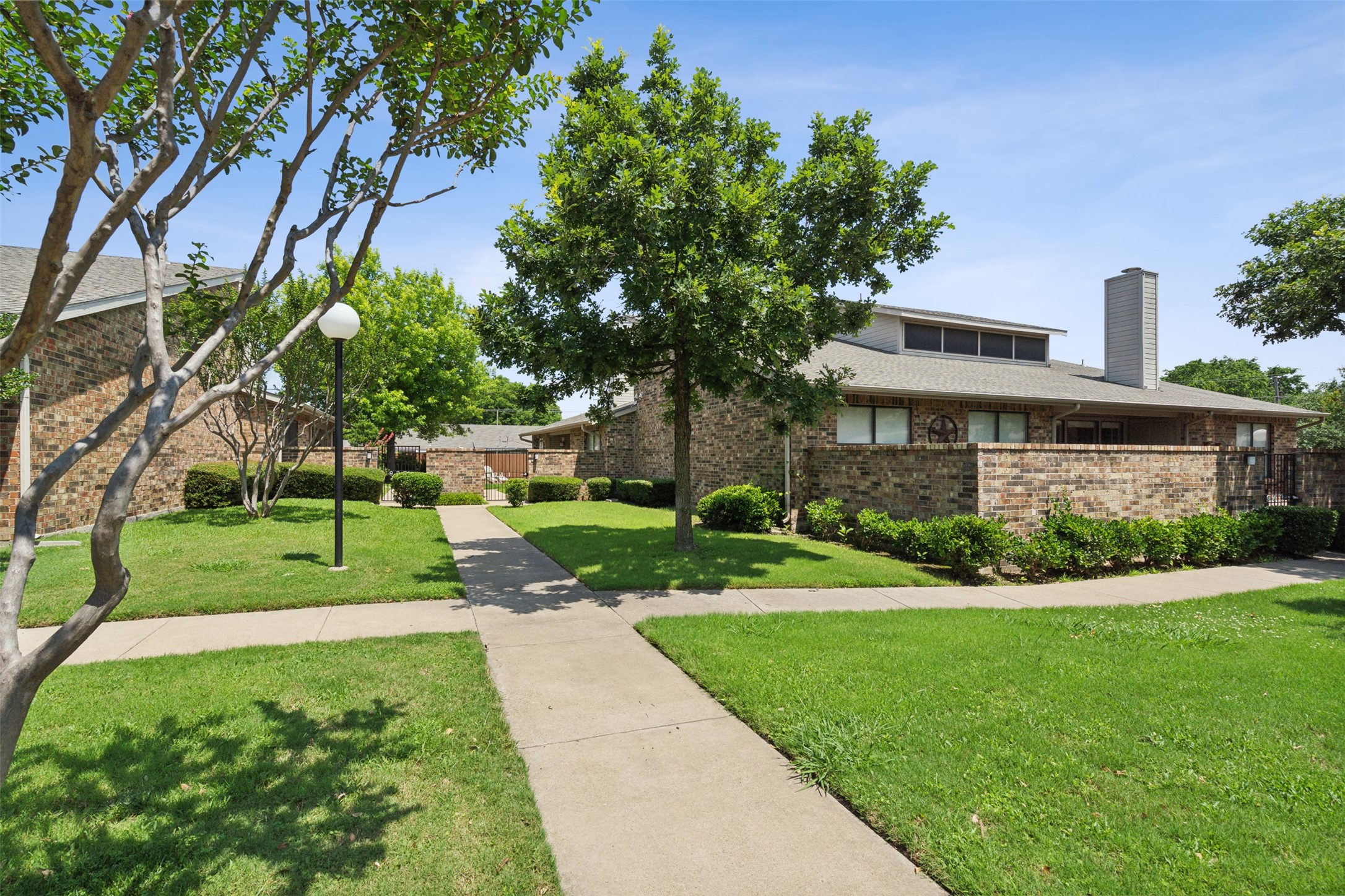 941 Forest Creek Street Benbrook TX 76126