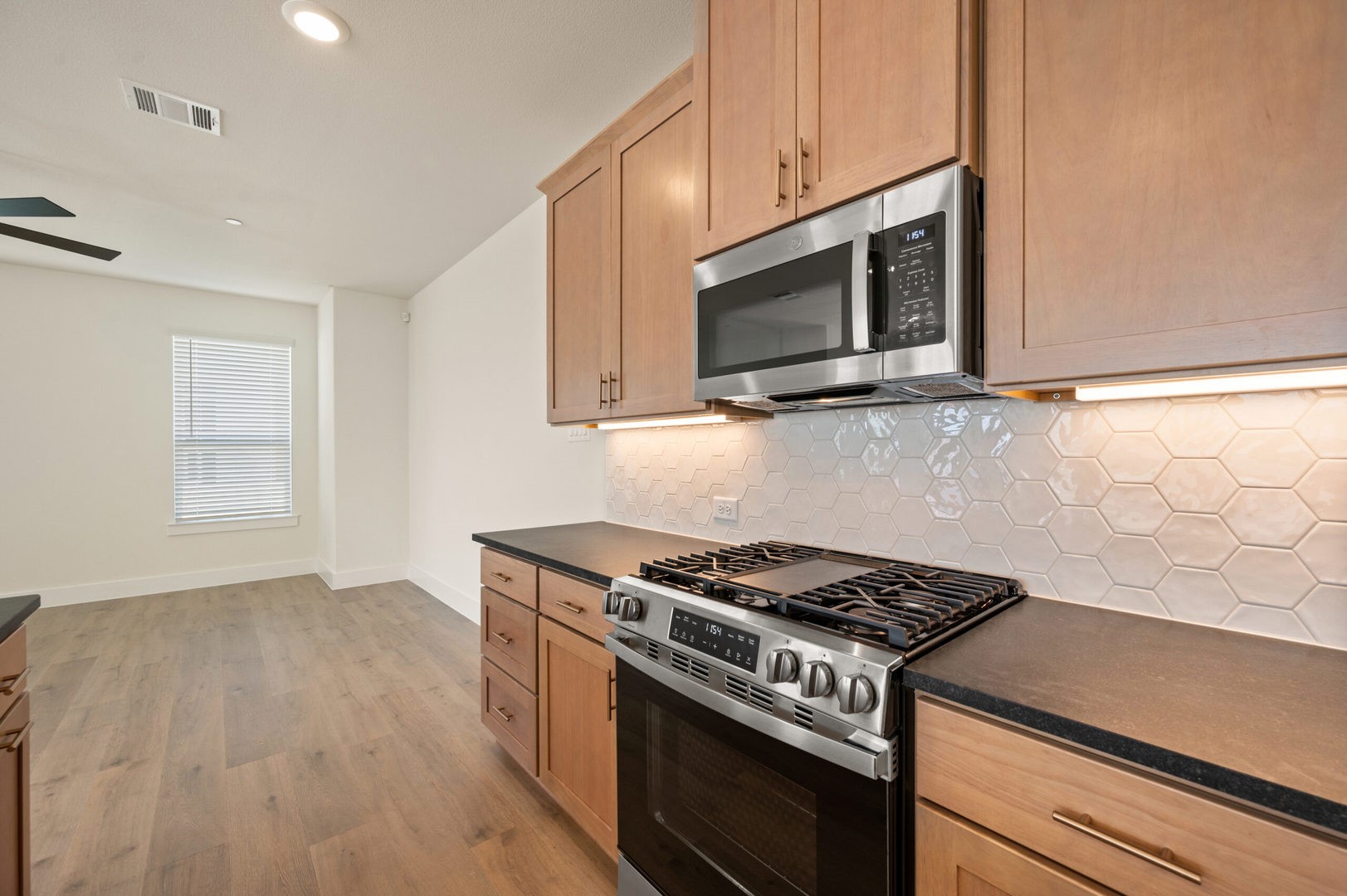 2547 Huxley Mews Allen TX 75013