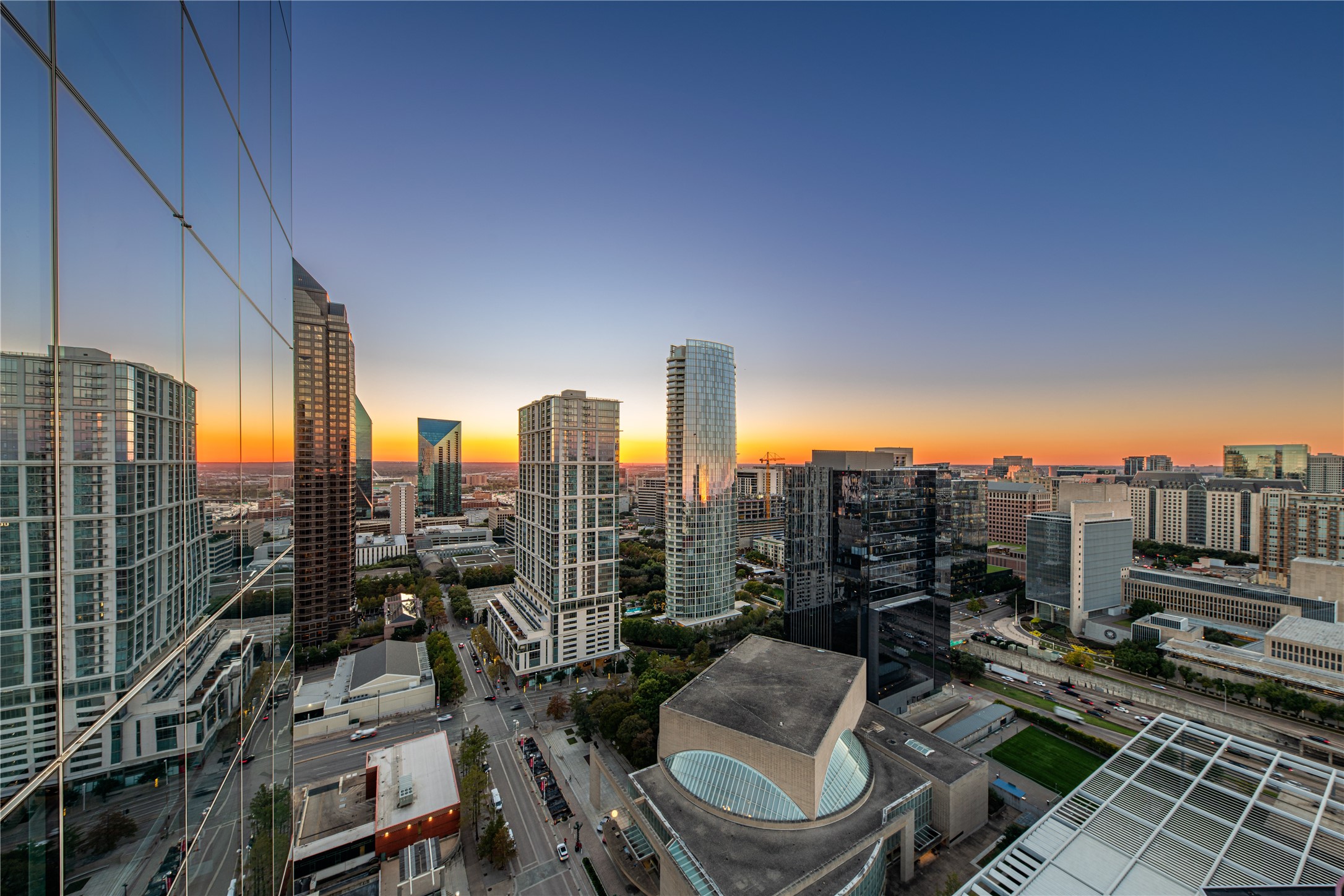 1747 Leonard Street Dallas TX 75201