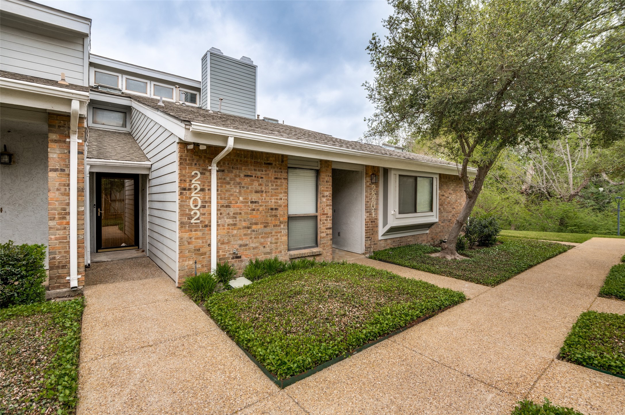 17490 Meandering Way Dallas TX 75252
