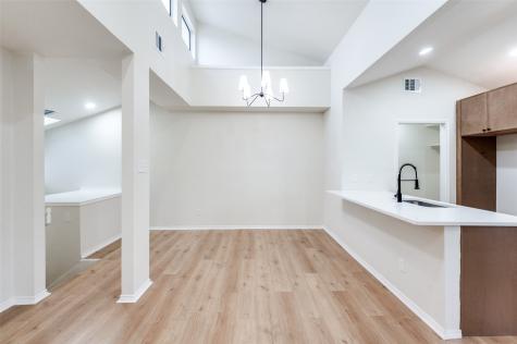 17490 Meandering Way Dallas TX 75252
