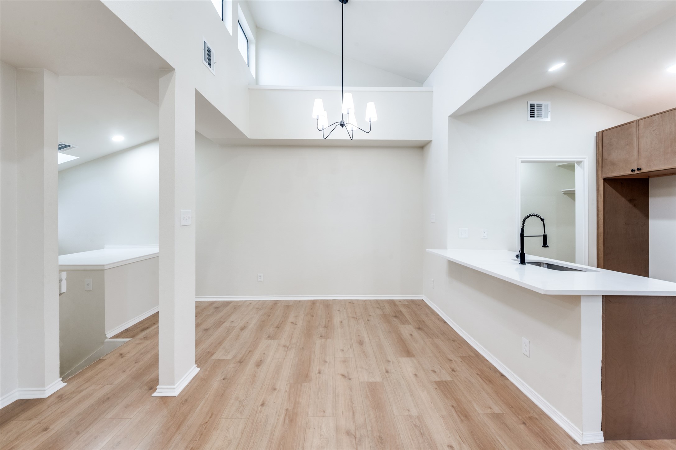 17490 Meandering Way Dallas TX 75252