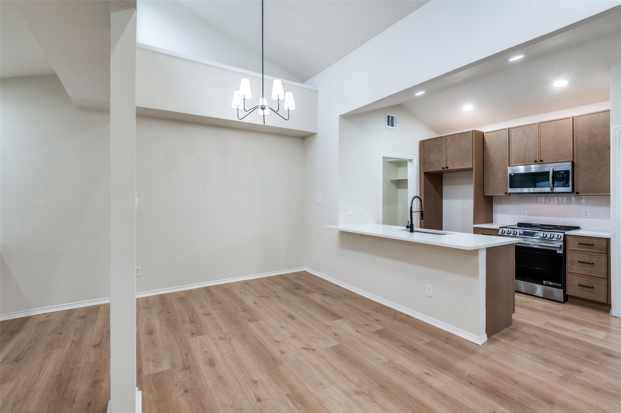 17490 Meandering Way Dallas TX 75252